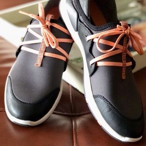 OLUKAI MIKI LI Sneakers